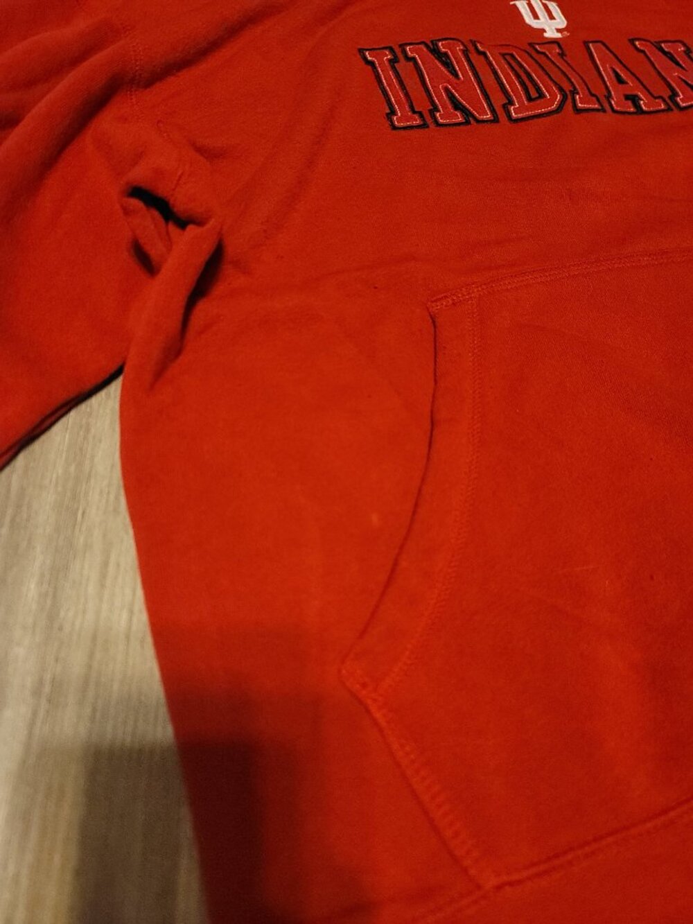 Mens very soft embroidered red IU Indiana University Hoosiers hoodie - size 2XL - Picture 2 of 4